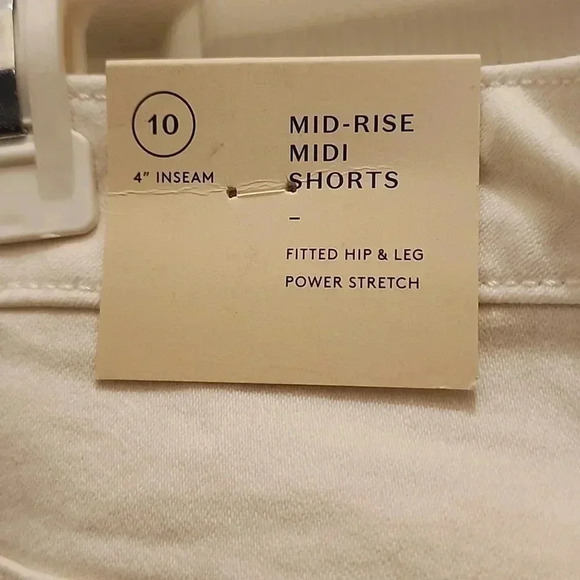 Universal Thread White Denim Mid Rise Shorts - 4" inseam- NWT- Size 10 - raw hem - Picture 3 of 3